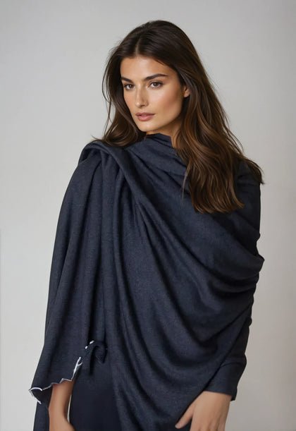 Buki Travel Wrap in Charcoal Grey